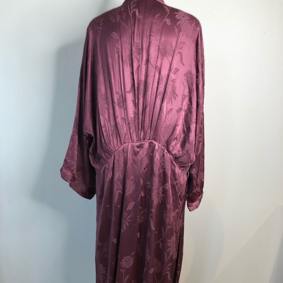 Drop Waist Kimono with Splits - Picture 2 of 5